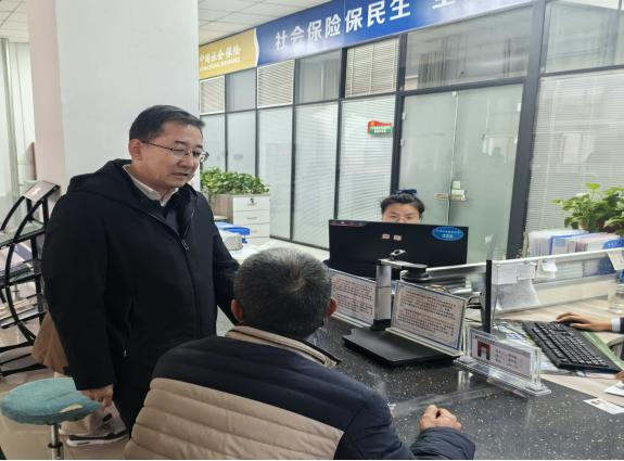 自治区人力资源社会保障厅调研社会保险工作